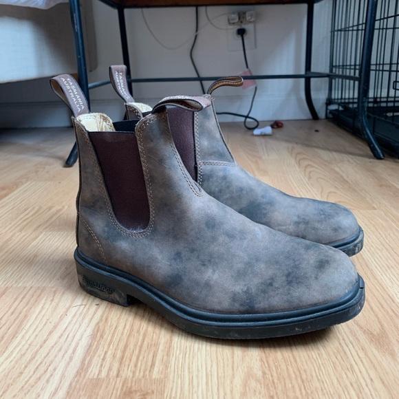 Blundstone Shoes - Blundstone High top Chelsea boot